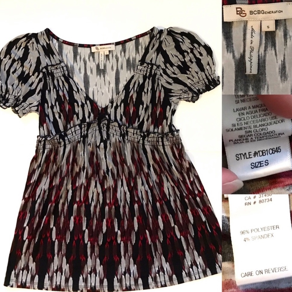 💋 BCBGENERATION Abstract Short Cap Sleeve Blouse